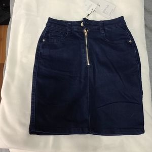 2/25$ 🛍 NWT Missguided Stretchy Jean Skirt